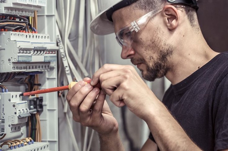 3 Reasons Your Circuit Breaker Keeps Tripping